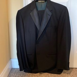 Joseph Abboud Tuxedo. 42R Jacket. Pants 36wx30L.